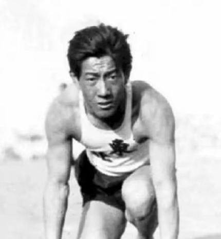 1932年，张学良赞助给刘长春8000大洋，让他去参加洛杉矶奥运会，坐了22天的