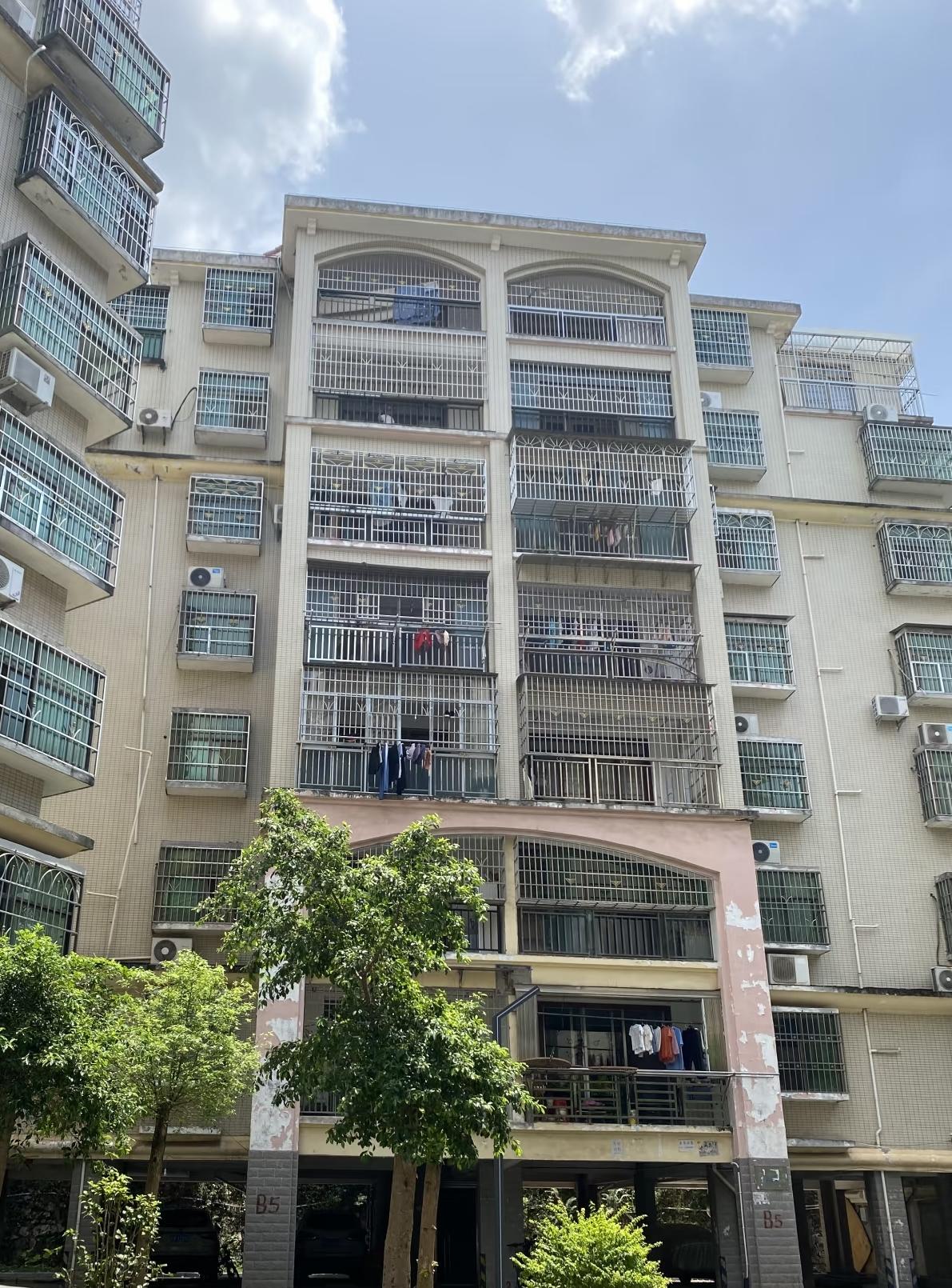 国内房价最高的10个城市：1.上海2.深圳3.北京4.厦门5