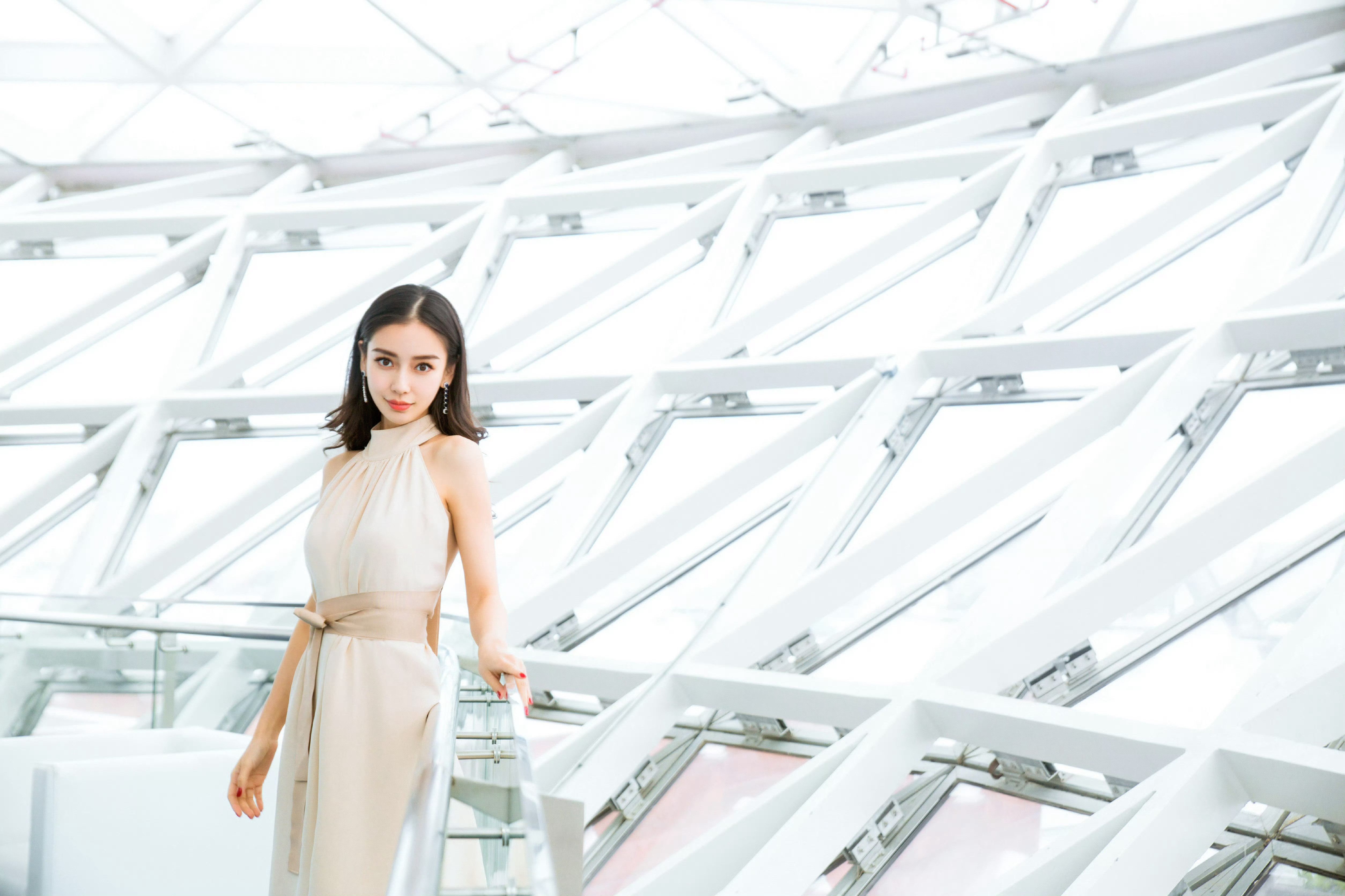 angelababy杨颖素雅长裙，更衬美人风姿[玫瑰]​​​