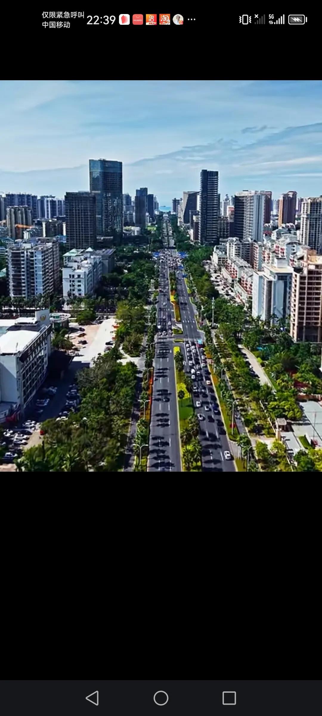 三亚这条迎宾大道不修这么漂亮的话是不是觉得对不起全国房价排名前5的啊！只是这条