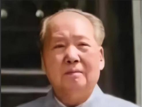 1975年，已经82岁高龄的毛主席突然问身边的人：功德林里，还有国民党战犯吗？“