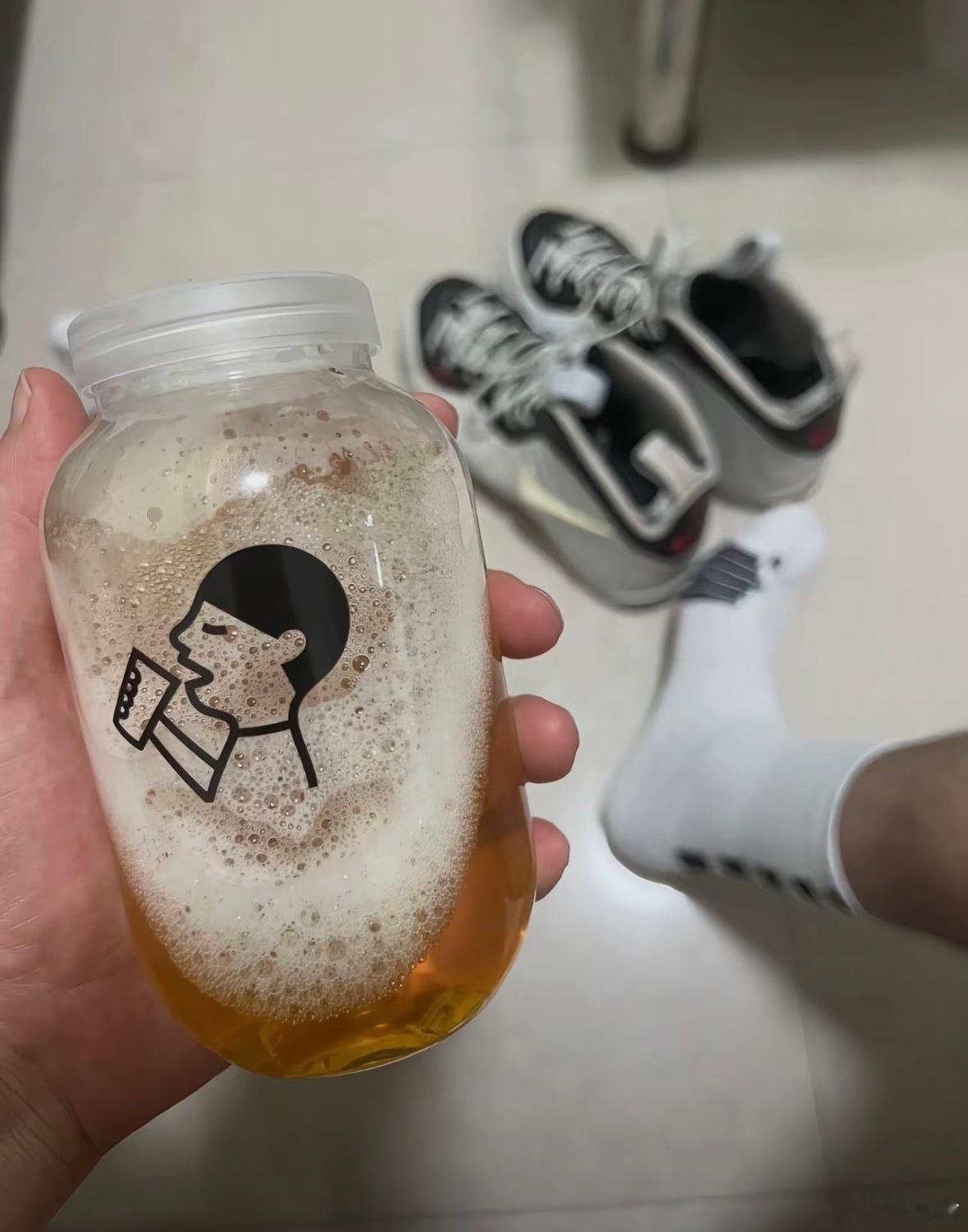 请你们喝奶茶要不要？