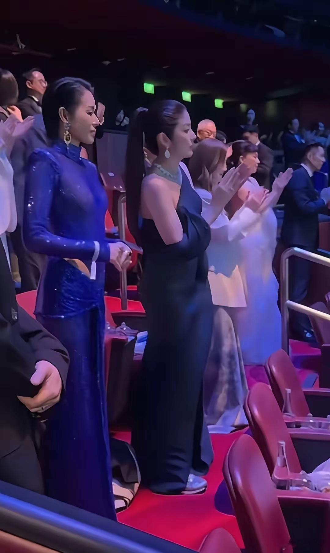 澳门这一夜，胡杏儿一身鎏金裙封神！却被张柏芝抢了C座​​​
