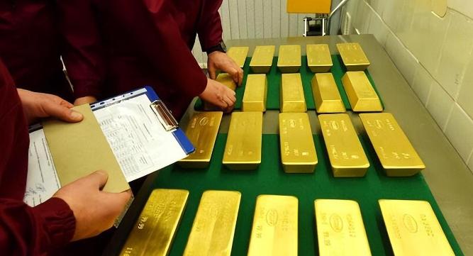 我们在美国存的六百多吨黄金还能要回来吗？很遗憾，大概率要不回来，不止是我们，美国
