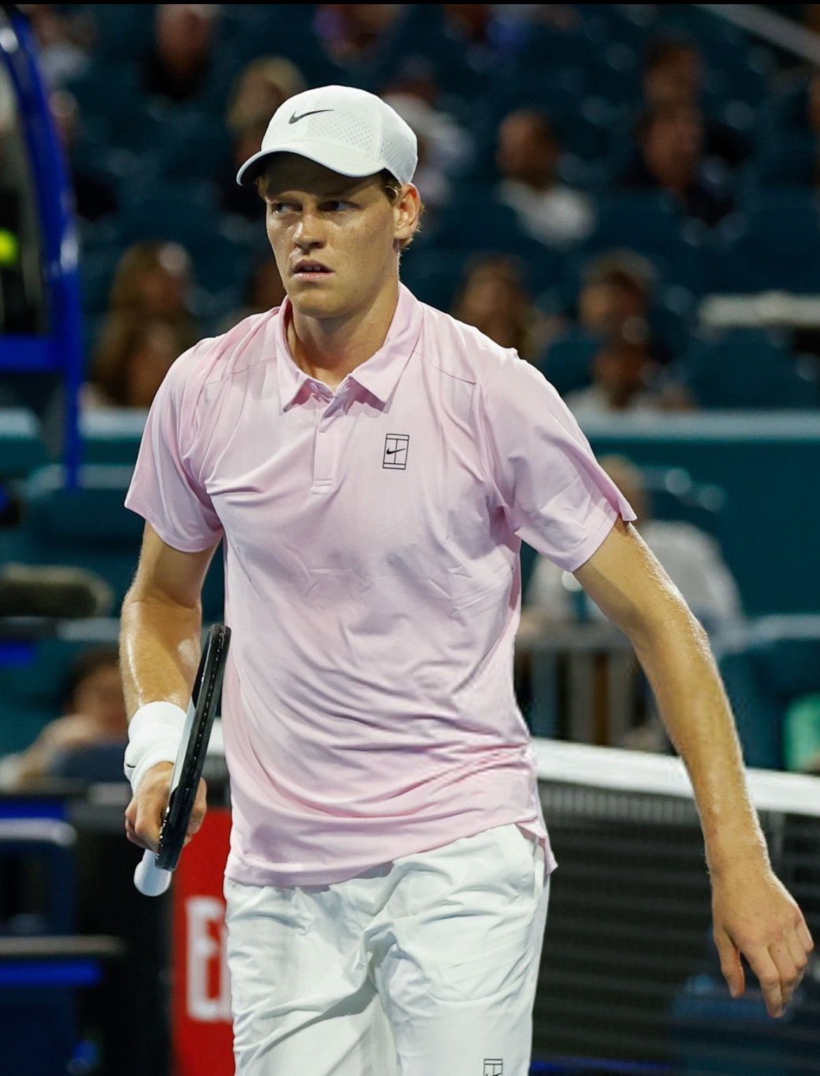 辛纳2比0米克尔森辛纳9连胜晋级迈阿密八强迈阿密大师赛，辛纳7-57-6米