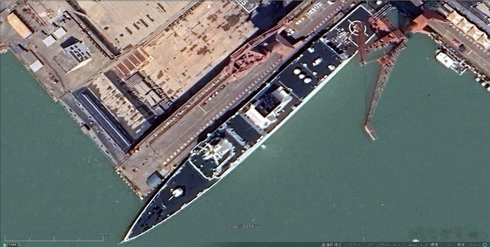 外网上的501型执法舰，猜测以052D型驱逐舰的船体为基础建造。排水量为