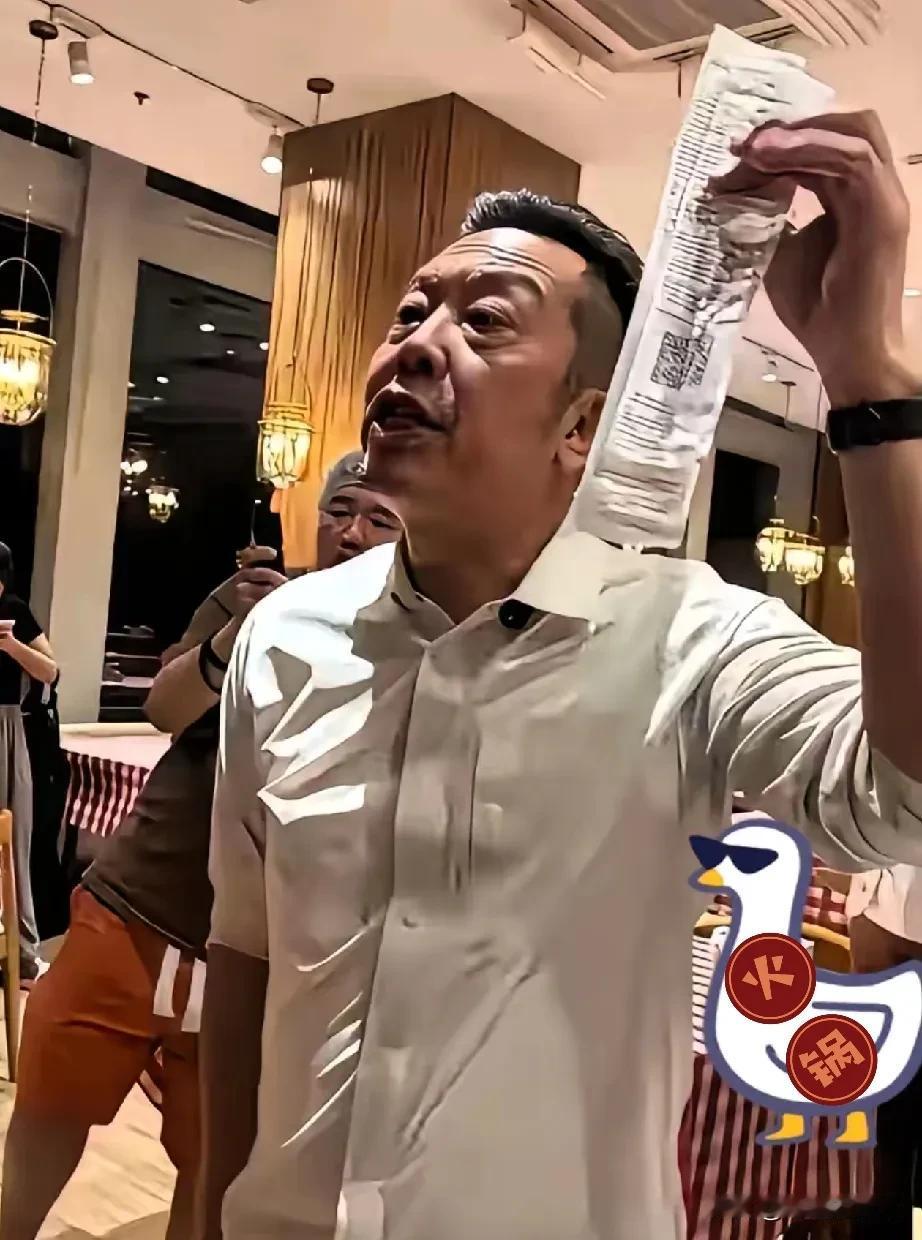 西贝餐饮的危机，真的是闹得越来越大了。西贝前员工曝光，2023年入职西贝后，