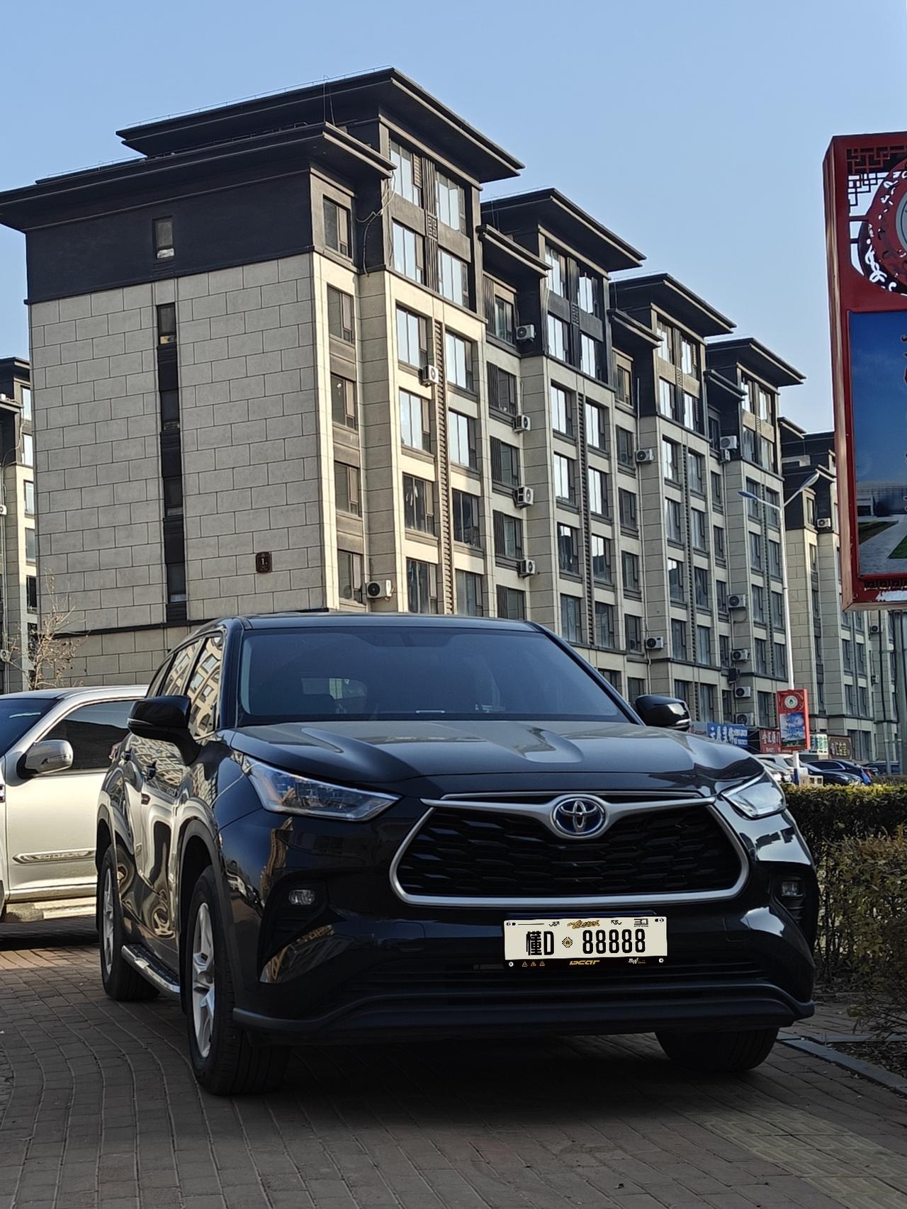 更换汉兰达一年半，一共跑了三万公里，停车欣赏，分享汉兰达用车心得：✅先说优点：