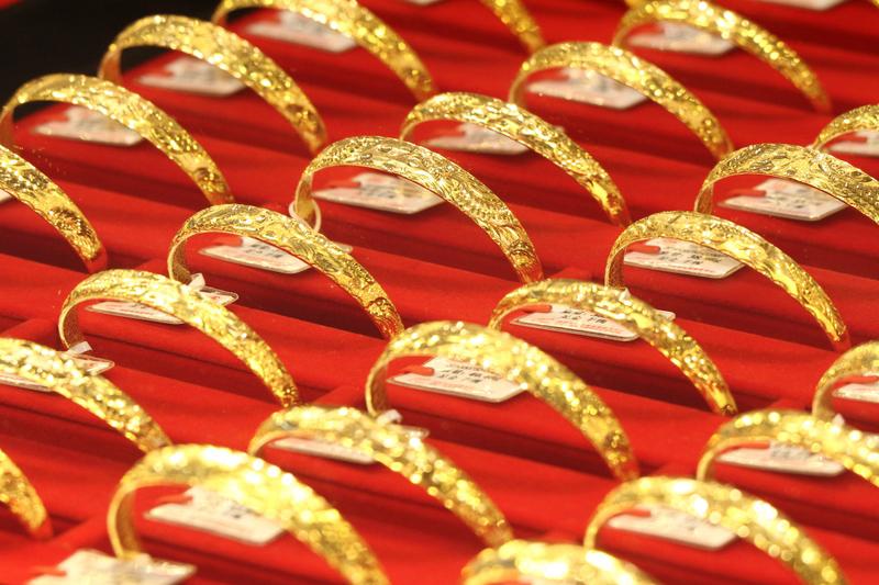 3月19日，美联储主席鲍威尔表示，若通胀没有进展，就不会降息。近期，黄金和白银