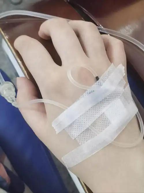 23岁，活生生的一个姑娘，就因为在诊所打了瓶点滴，2分钟后人就没了。家属哭着说，