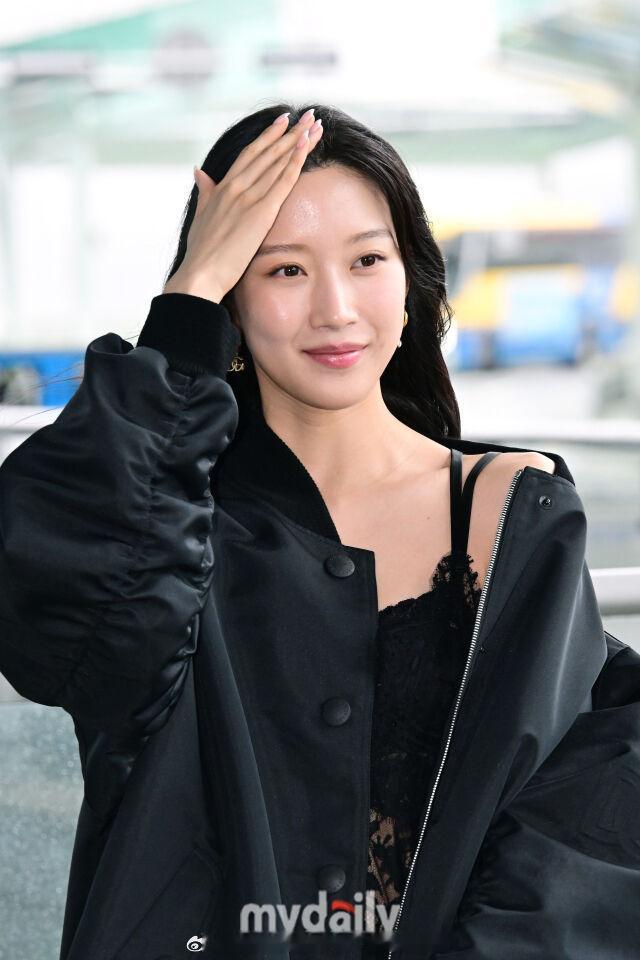 文佳瑛机场生图😘​​​