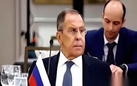 跟了自己十几年的贴身秘书，是美国间谍。​谁能想到，那一身毫无破绽的剪裁西装下，