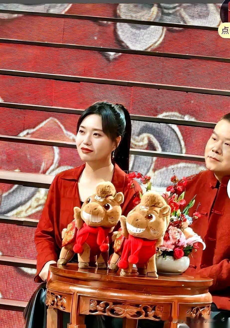 辽宁春晚的李雪琴一出来，很多人心里咯噔一下，突然想通了一件事。同样是脱胎换骨