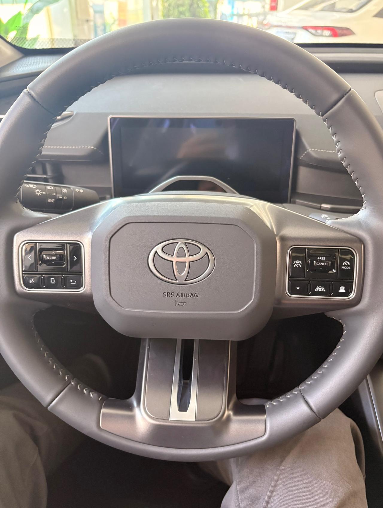 关于这一次全新RAV4换代产品，谈谈几点感想，1，我第一次坐进驾驶舱的时候，