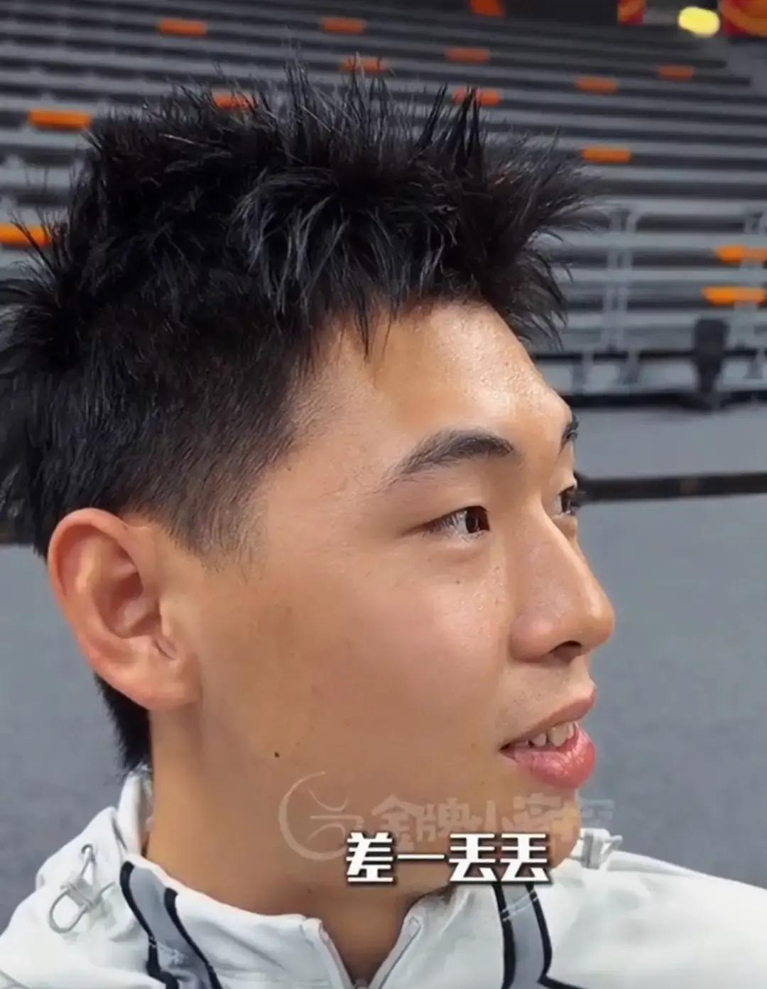 崔永熙这小子，脚踝伤养得差不多了。他自己说身体状态已经恢复九成，队医也点头了，就