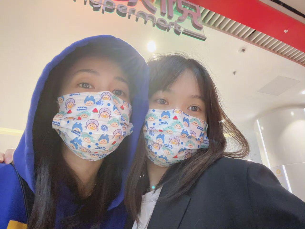 天呐我们一鹿呵护十周年快乐😢💧白鹿庆祝与呵呵十周年啦！友谊长存