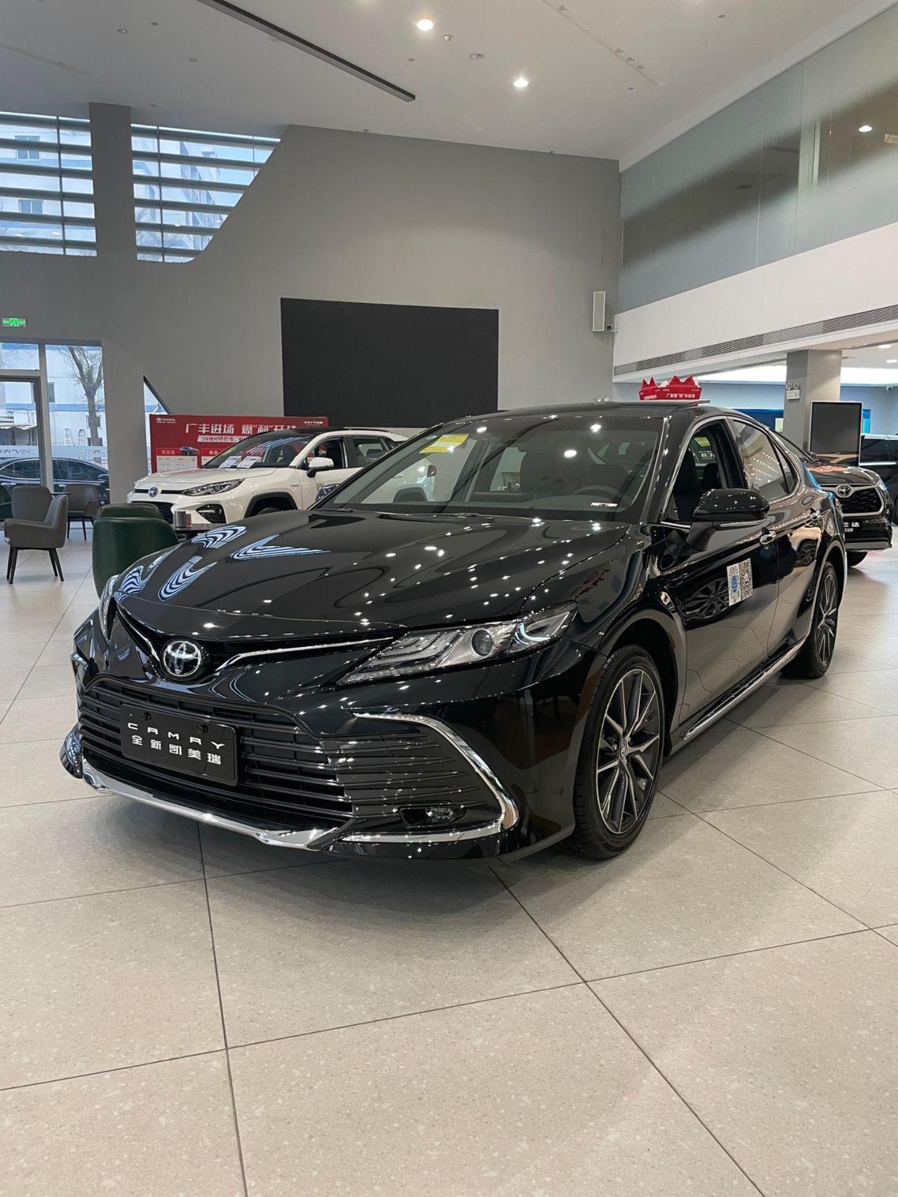 合资车市占率下跌的根本原因：1、中国新能源汽车发展迅猛，迭代换新频率快；2