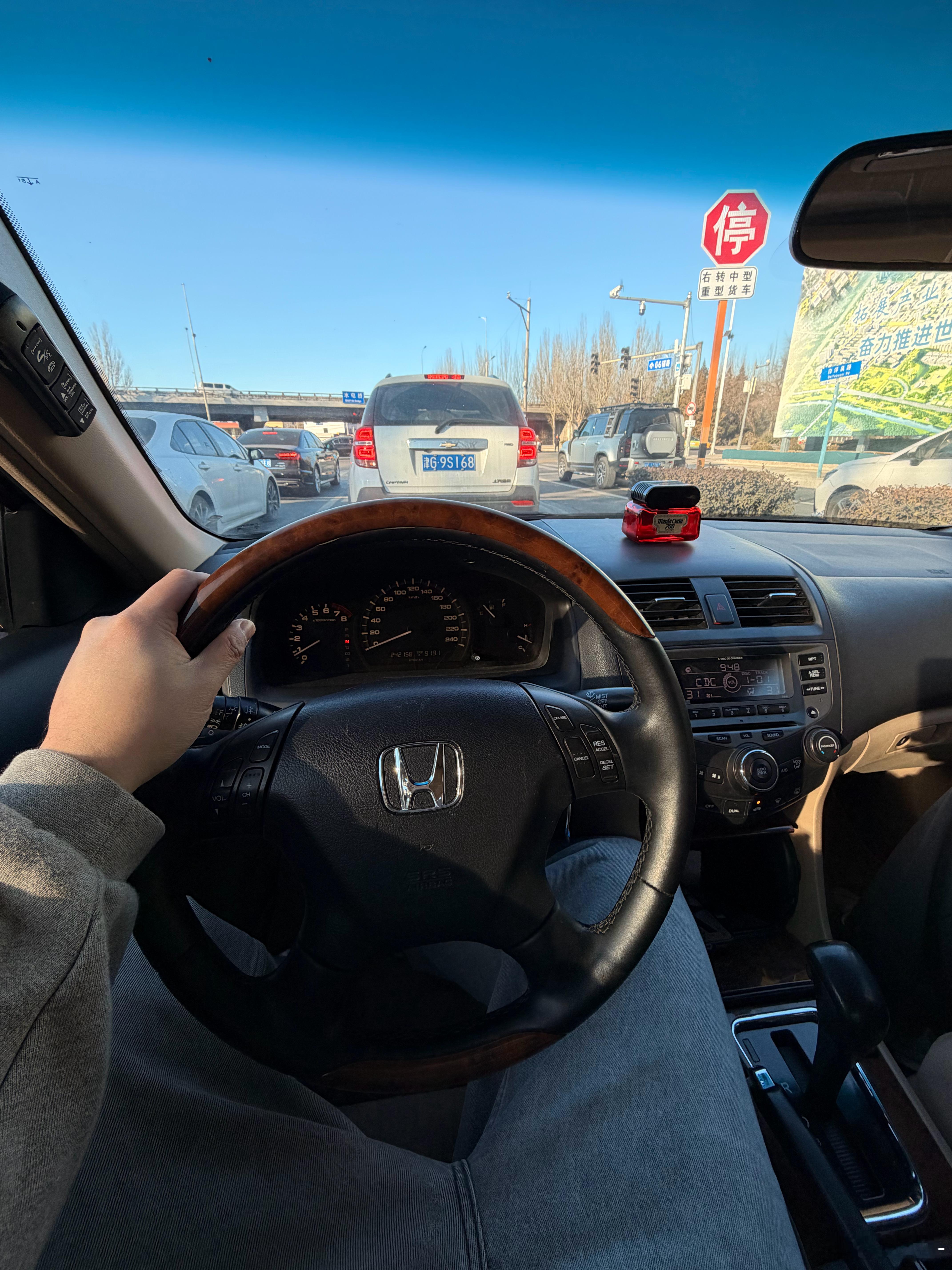 基本北京周边一两百公里的出差我都会开老雅阁总有一种小时候跟老爸出差的感觉