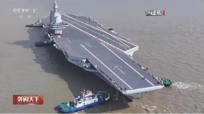 8万吨巨舰做最后准备，福建舰即将要服役，美媒酸了：窃取福特舰核心技术自完成第