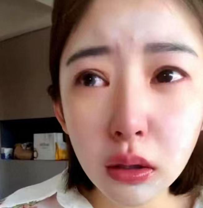 黄一鸣，悔不当初！黄一鸣最近有点背，不久前遛狗没拴绳，还大喊我是百万网红，我网