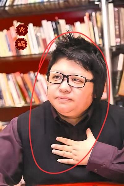 韩红估计在硬撑！不知道你注意没，韩红这次演唱会，镜头里她唱《老韩》唱到一半就绷