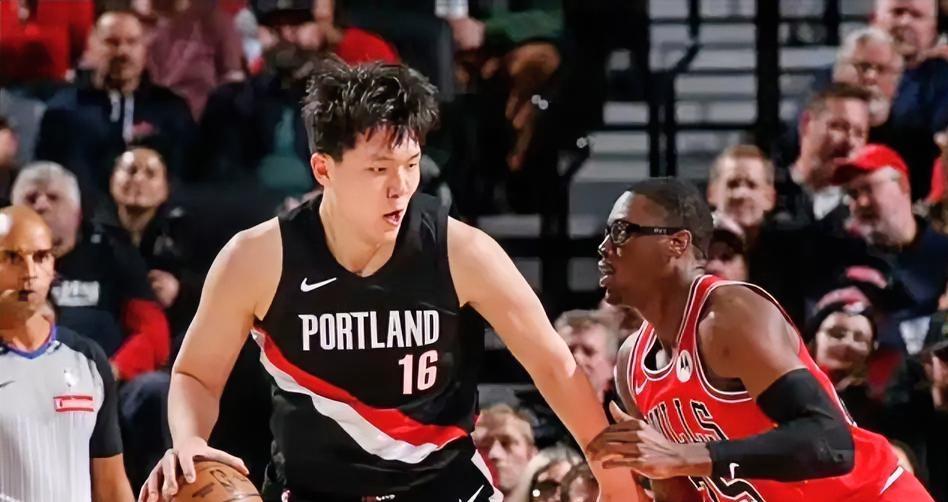 被决杀！！开拓者队121-122惜败公牛队，看看开拓者球员的得分数据和正负值，谁