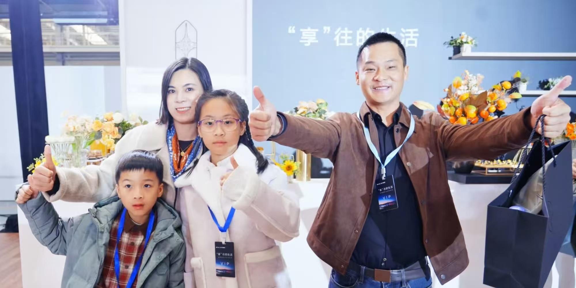 享界S9车主交付仪式仪式感拉满交付季，享界S9首批车主交付仪式在北汽享界超级工厂