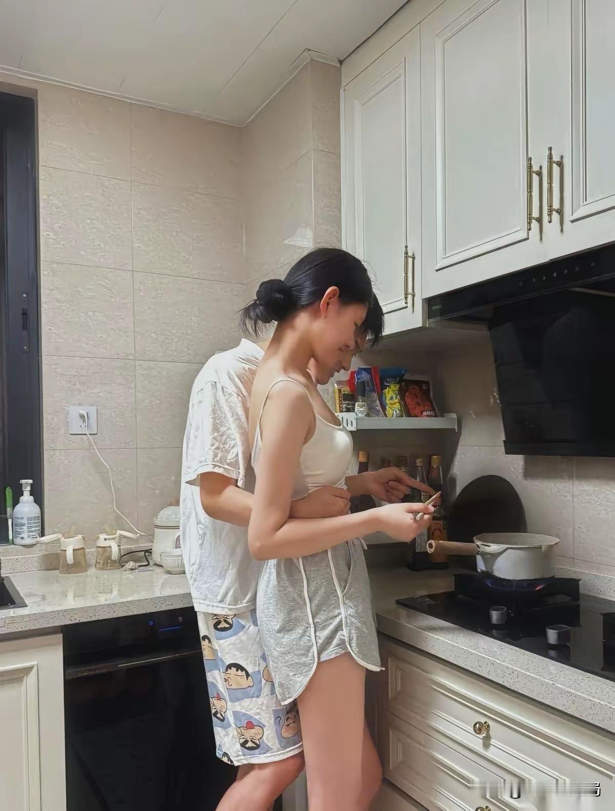 昨天晚上，我亲手掐断了我儿子的这段感情。他跟那姑娘，才谈了两个月。我知道你们