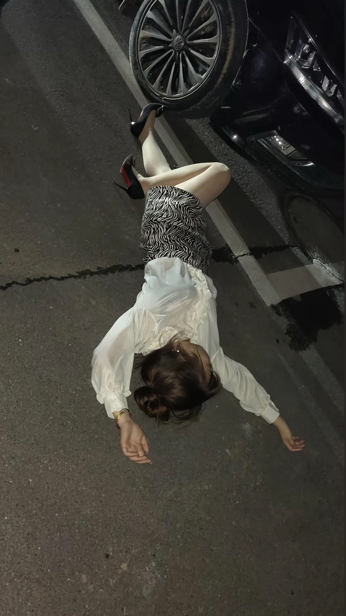 碰到这种情况到底扶还是不扶？​​​