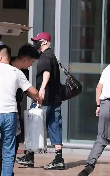 邓为新路透，这个身材怎么评？