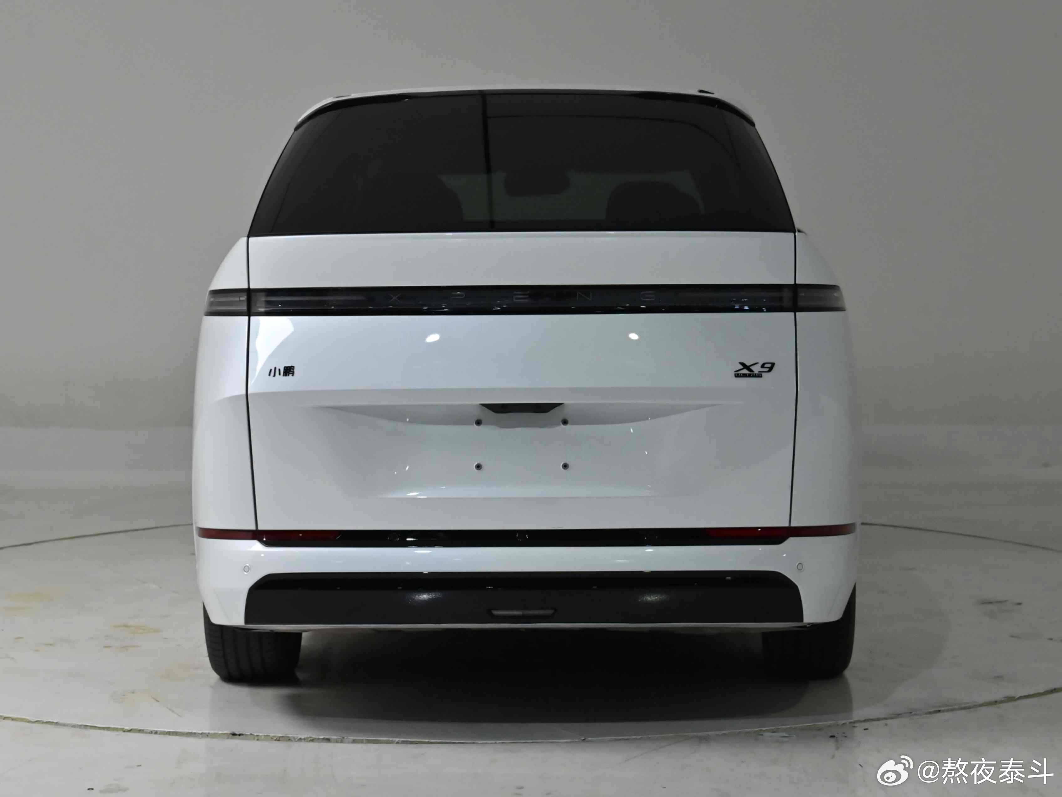 2026款焕新版小鹏X9工信部401批次车型公示外观小改车漆几乎和极氪0