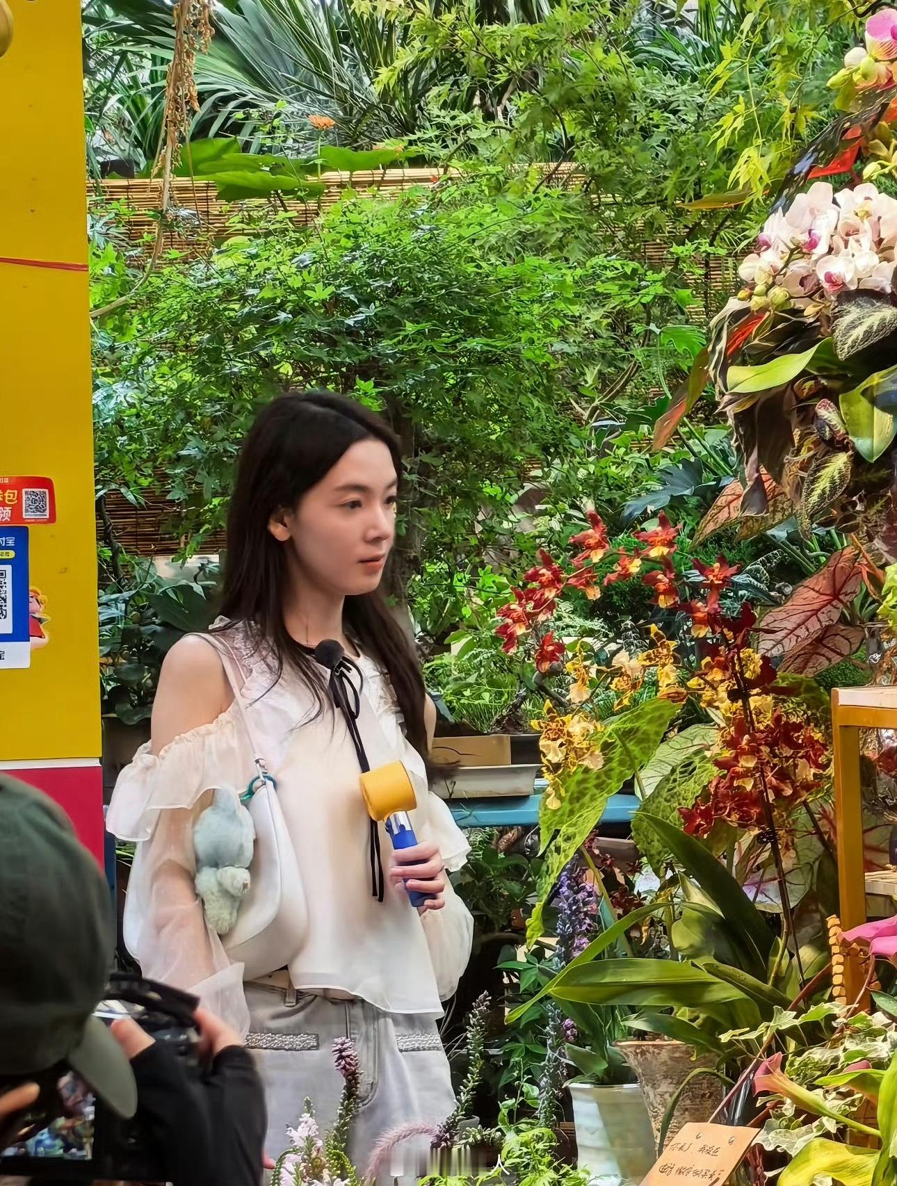 陈瑶黄灿灿一起上我家那闺女我家那闺女终于可以看到镜头之外真实的陈瑶和黄灿灿了。路