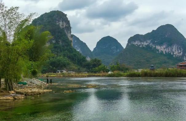 小众冷门目的地爆火，网红景点彻底失宠。 年轻人放弃网红景点，核心是体验感太差
