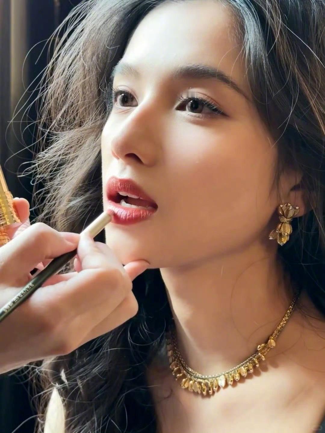 姐姐真的好美！｜张婧仪[比心]​​​