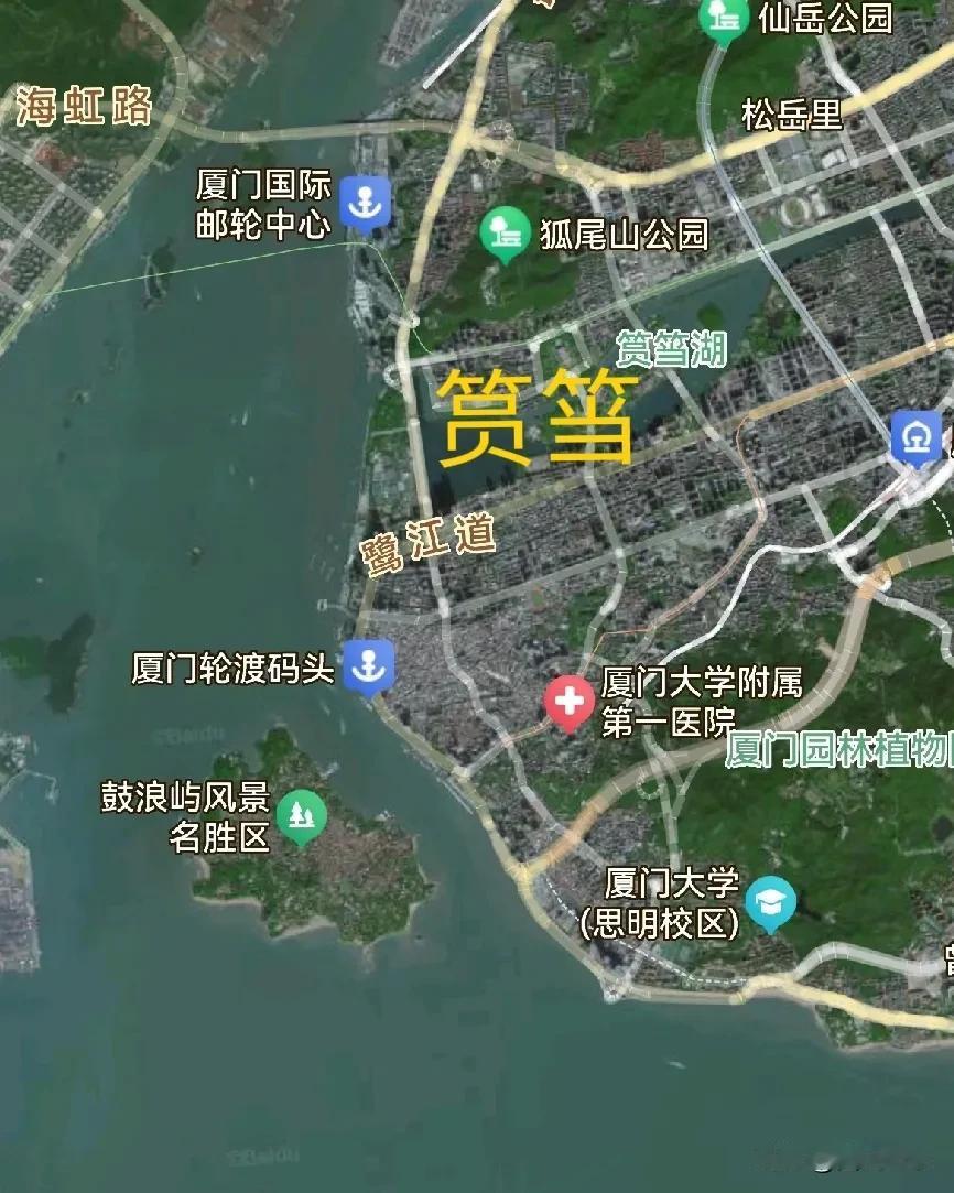 筼筜湖，以前是筼筜港，厦门经济特区最早建立的地方。筼筜（读音云当），意思是水边的