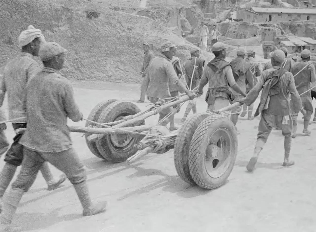 在抗战时期，八路军打伏击战那可是相当厉害，像平型关伏击战和响堂铺伏击战都战果辉煌