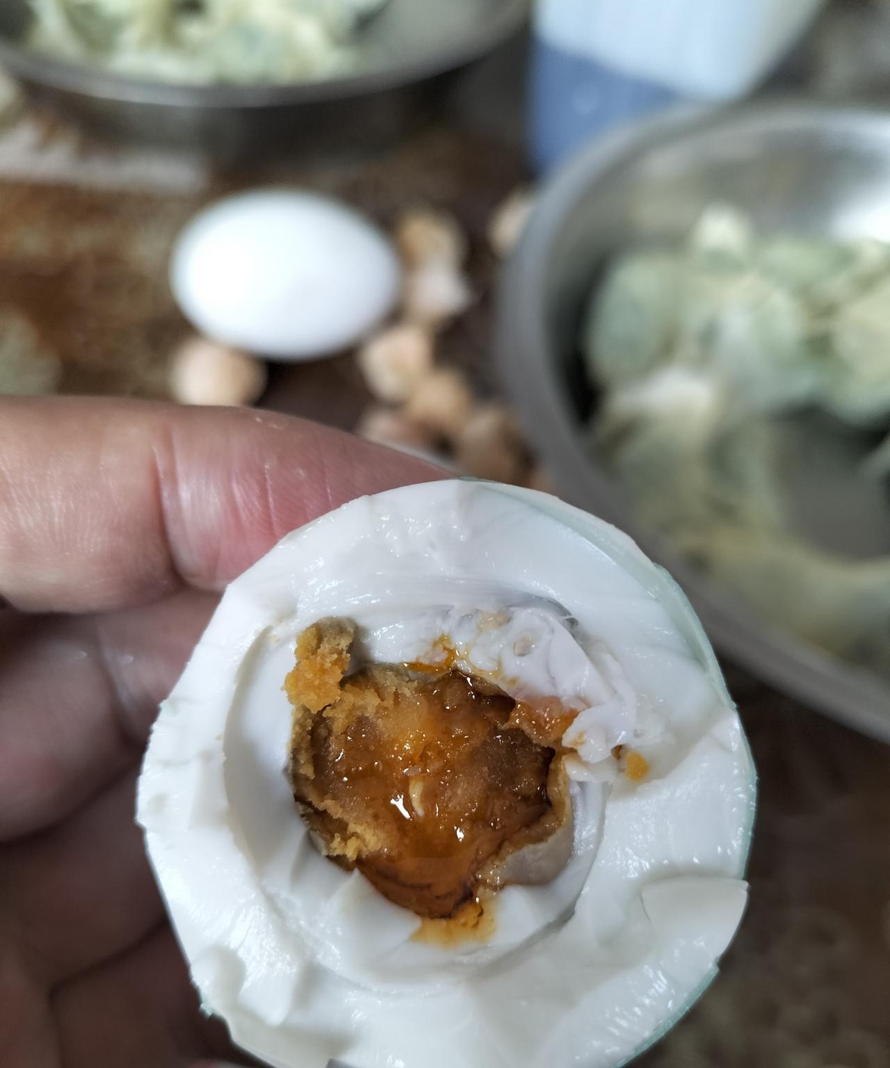 今天十月一，又是家庭聚会的日子，六点多起来，下了碗牛肉西红柿面条，吃完，回家做饭