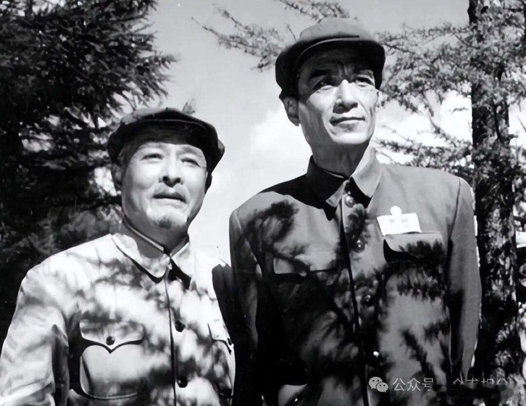 《英雄儿女》中的小瑕疵，师政委的年龄，怎么会比总司令还大？1964年，长春电影