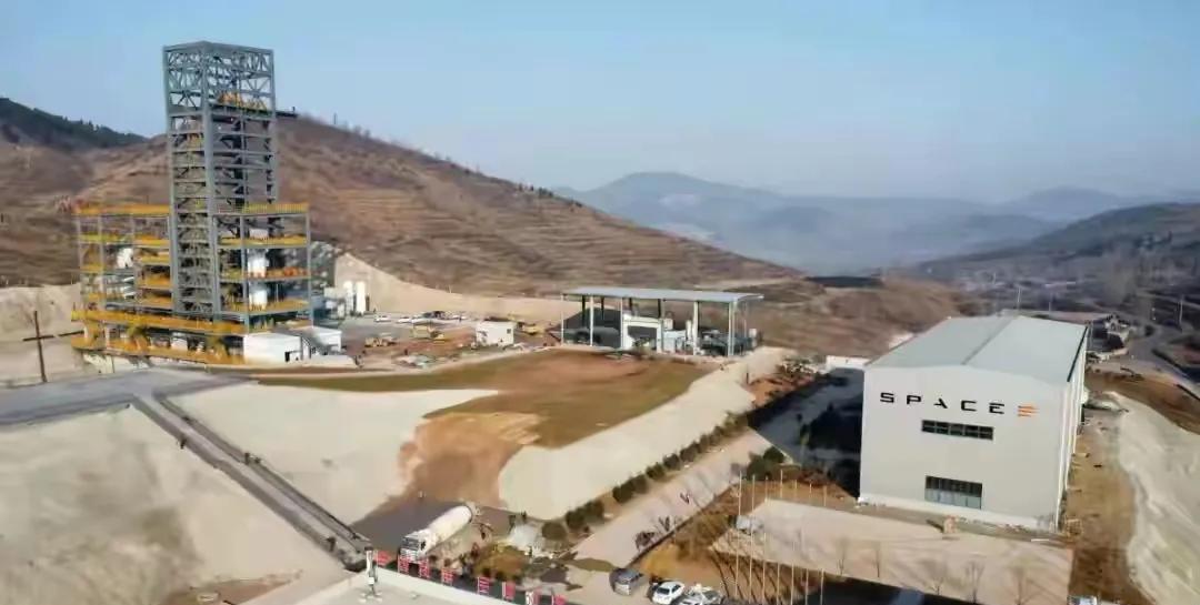济南以及周边地区，将要建成国内最大、最先进的商业火箭发动机试车台集群。试车台是
