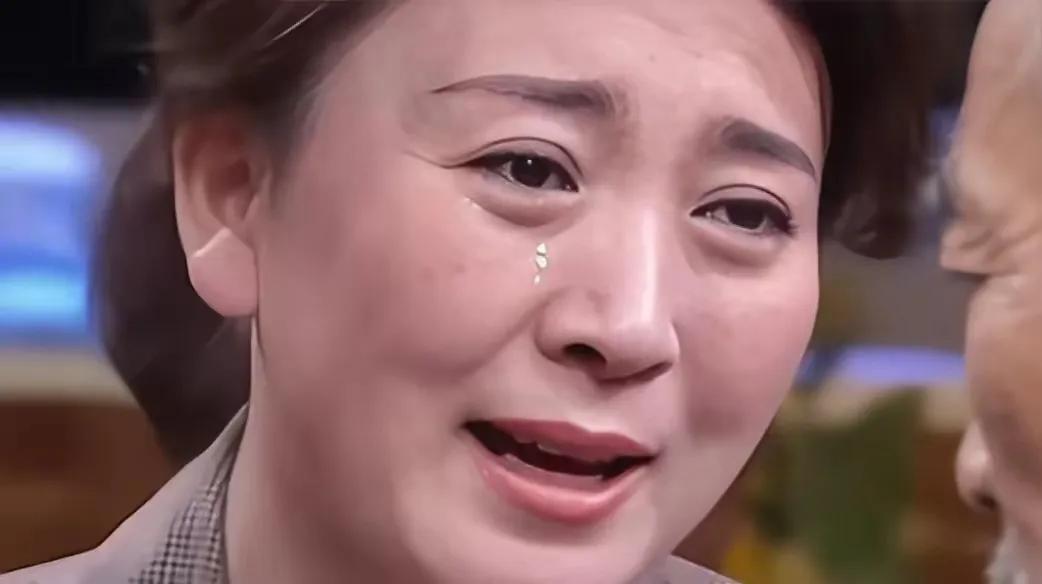 闫学晶塌房早有预兆！一场直播哭穷，把自己作得彻底凉透！昨晚饭局上，消息灵通