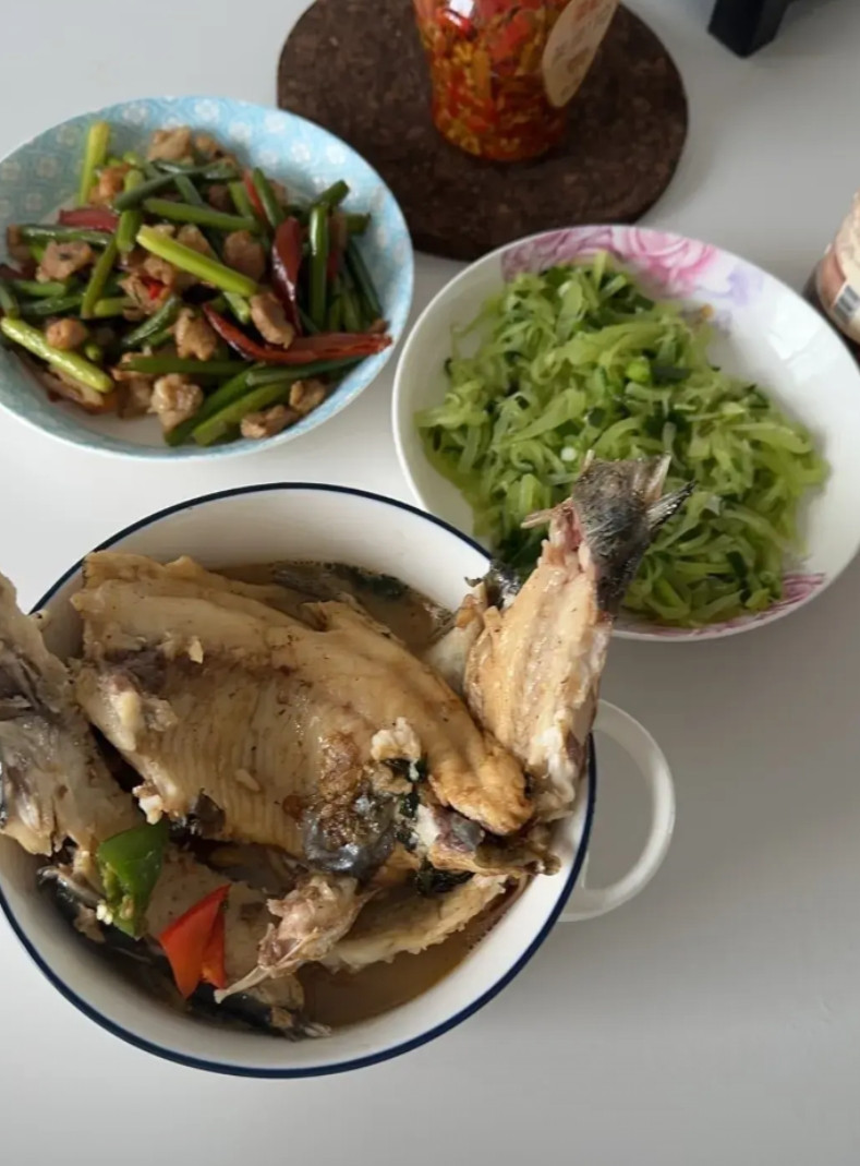 这就是婆婆每天给我做的饭，毫无食欲啊！他是广东的，完全不顾一下我们北方的胃！