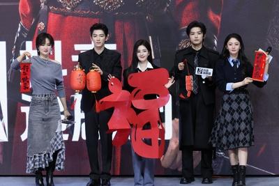 白鹿姚安娜王星越赵晴等亮相《唐宫奇案之青雾风鸣》抖音追剧团活动白鹿还是