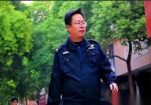 一个接近满分的理科状元，清华毕业，最后跑去当了保安。我第一次听说这事儿，跟所有