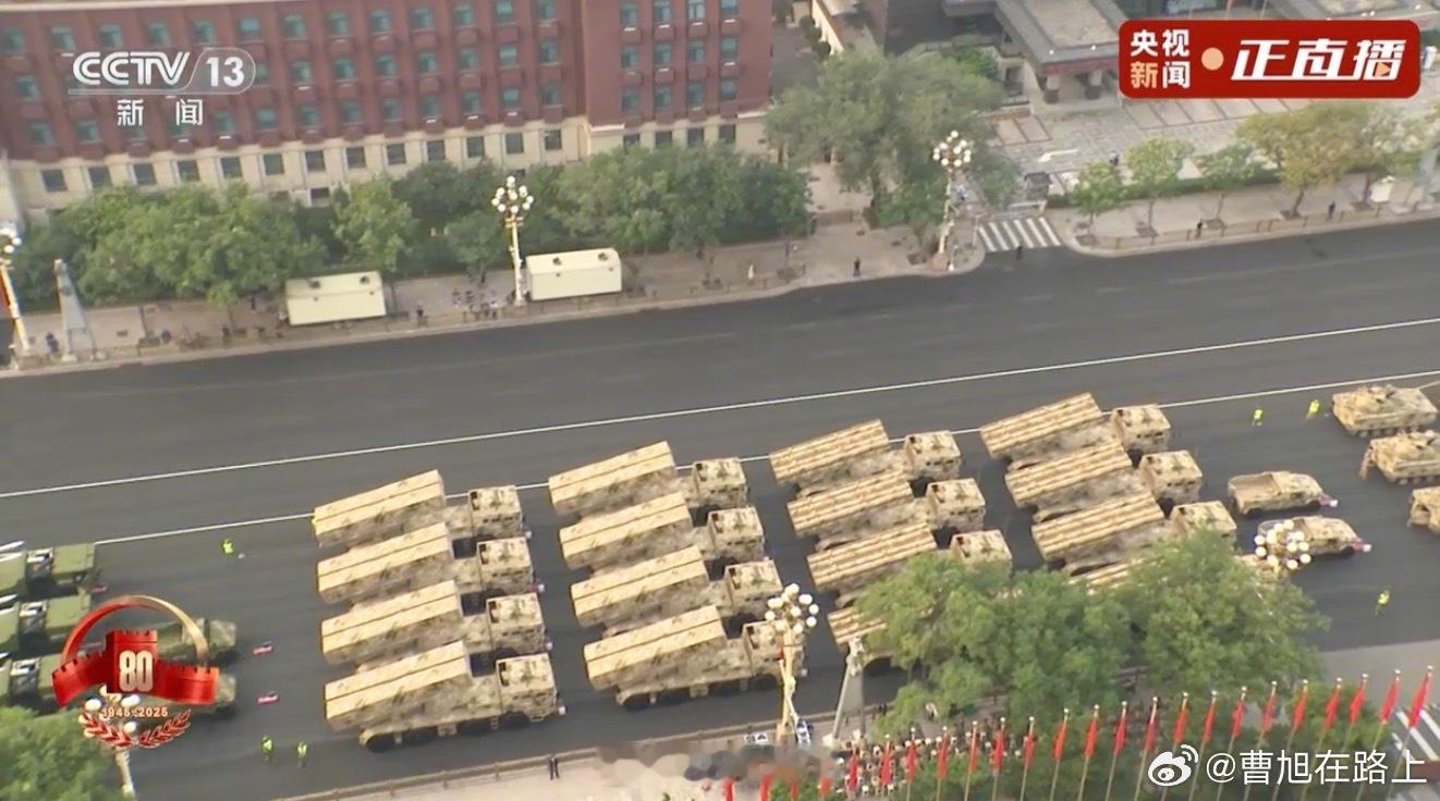九三盛大阅兵早早早一会儿看阅兵了​​​