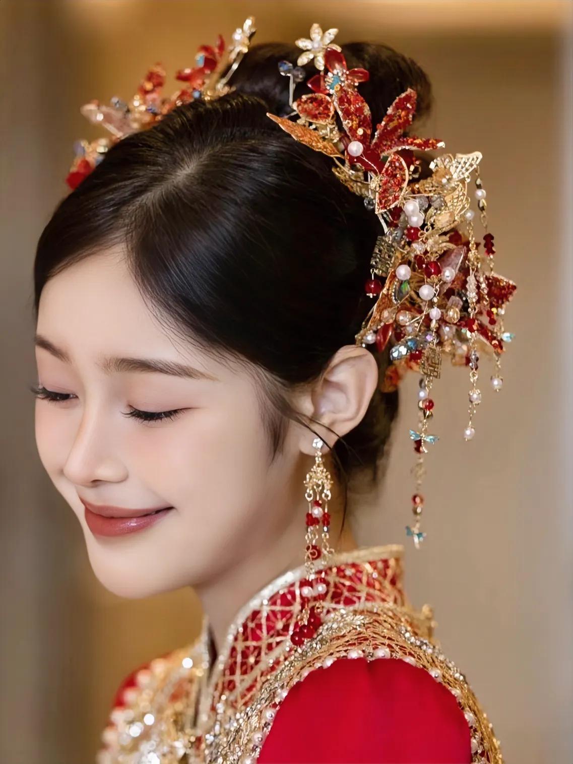 娶老婆的定律：1、穷人娶的一般都是穷人。2、工人娶的一般都是工人。3、教师