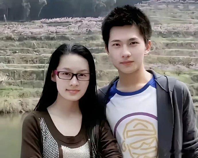 杨洋和李沁，年少不能遇到太惊艳的人。​​​