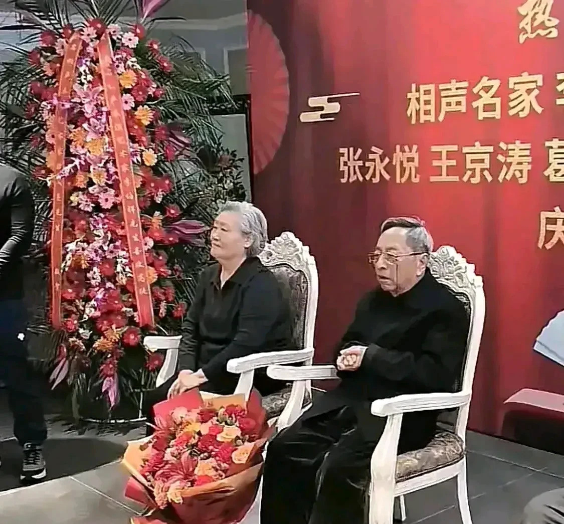 侯耀华质疑李伯祥收徒我的天哪！相声界这是怎么了？88岁高