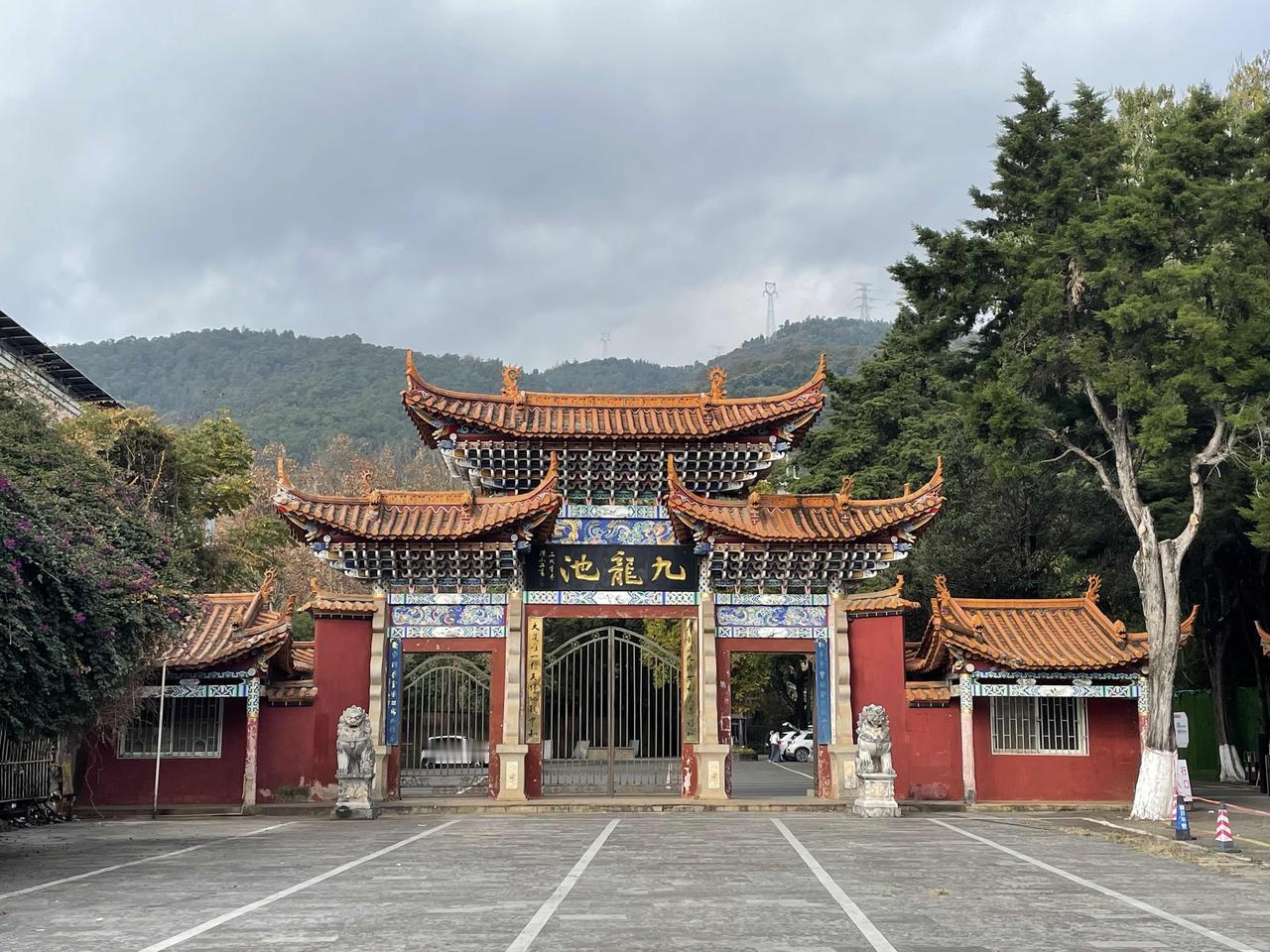 讲一讲云南旅游！我这次到云南，已经快一个月了。我是从四川进云南的，先到了元谋，