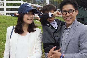 “这豪门画风，比我二舅家带娃还朴实！”5月6日，香港街头惊现“最反套路豪门”—