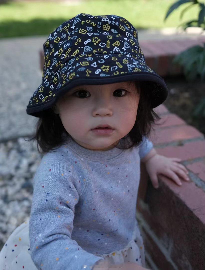 伊宝两岁。怎能不让老父亲心儿融化？猫叔家日记宝宝照